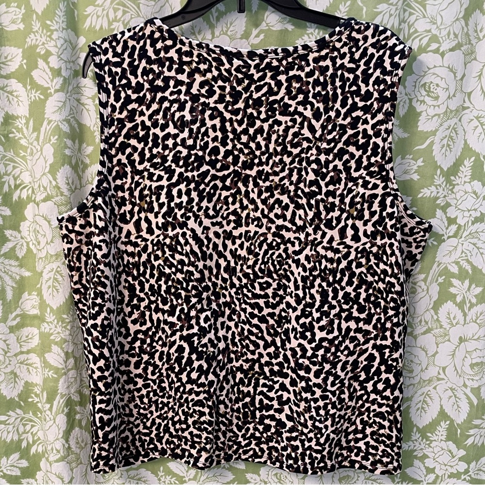 🏝️Big $10 Sale!🏝️Cabi Animal Print Knotty Tank - Picture 6 of 6